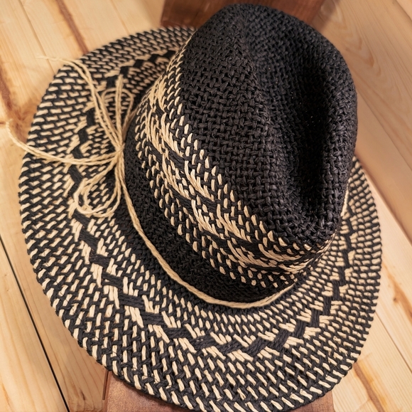 Handmade Woven Crisscross Panama Hat - Picture 3 of 5